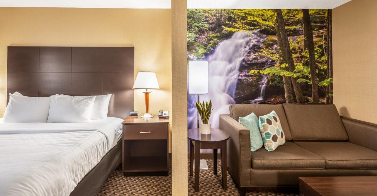 Clarion Pointe Harrisonburg Hotel Екстериор снимка