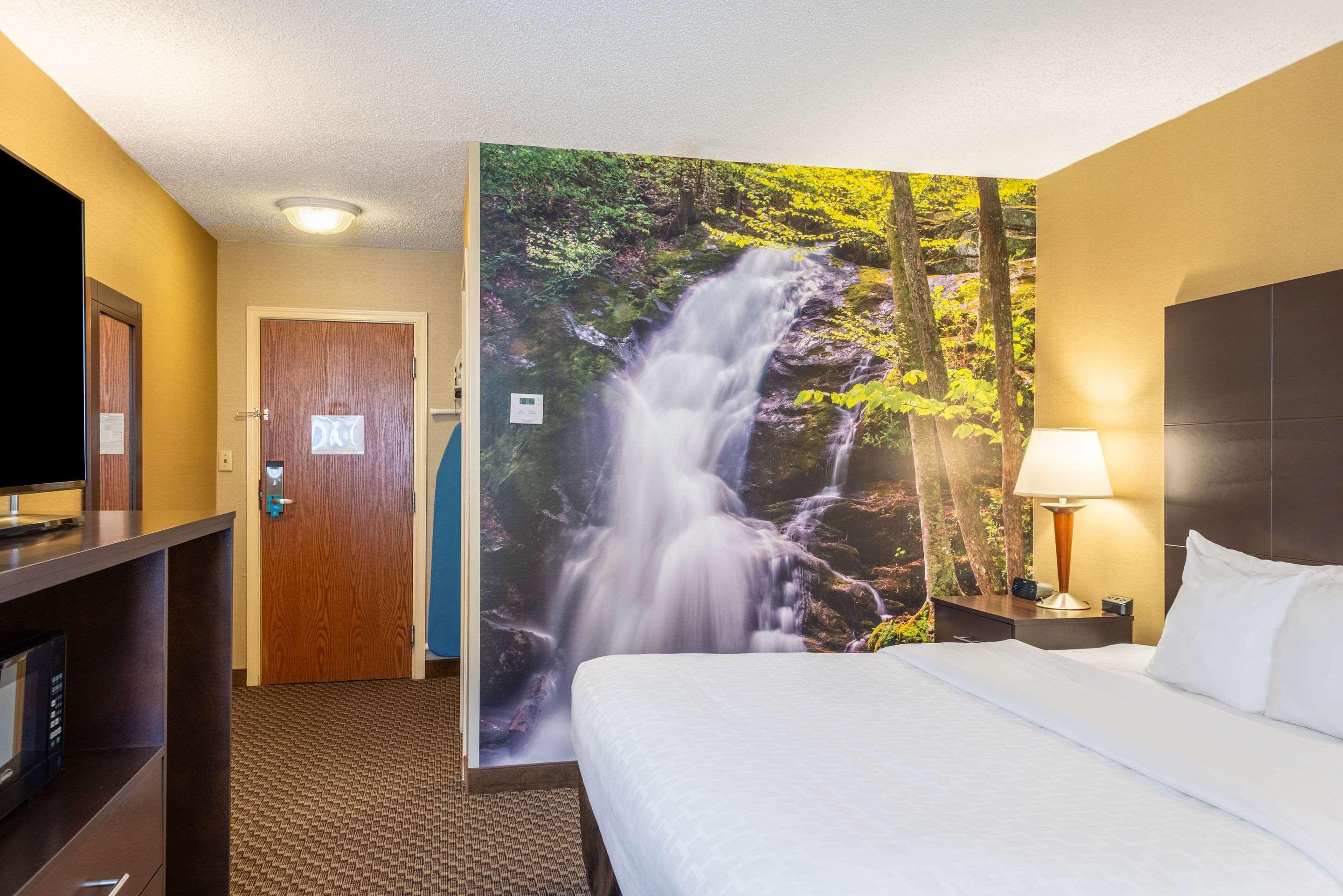 Clarion Pointe Harrisonburg Hotel Екстериор снимка