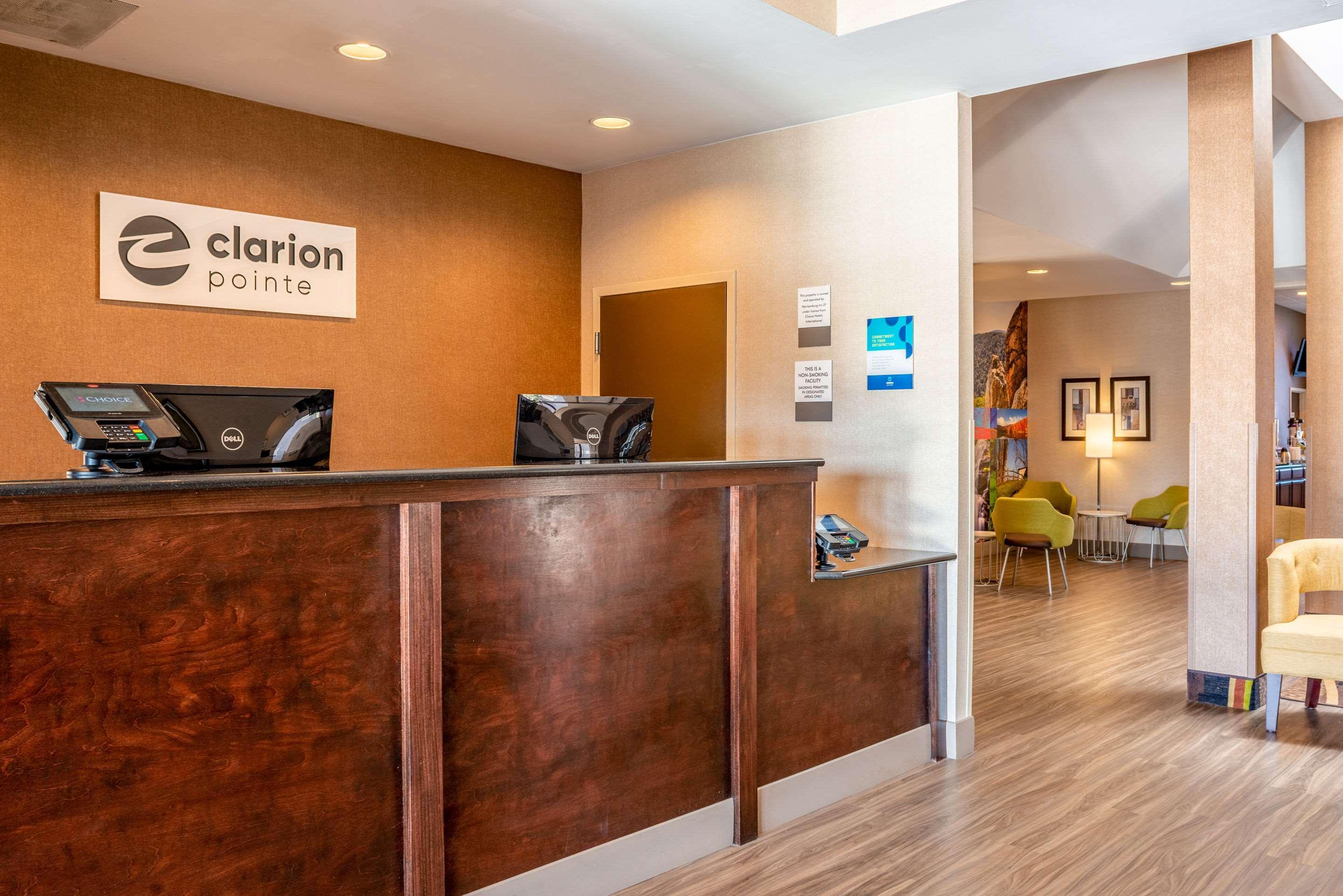 Clarion Pointe Harrisonburg Hotel Екстериор снимка