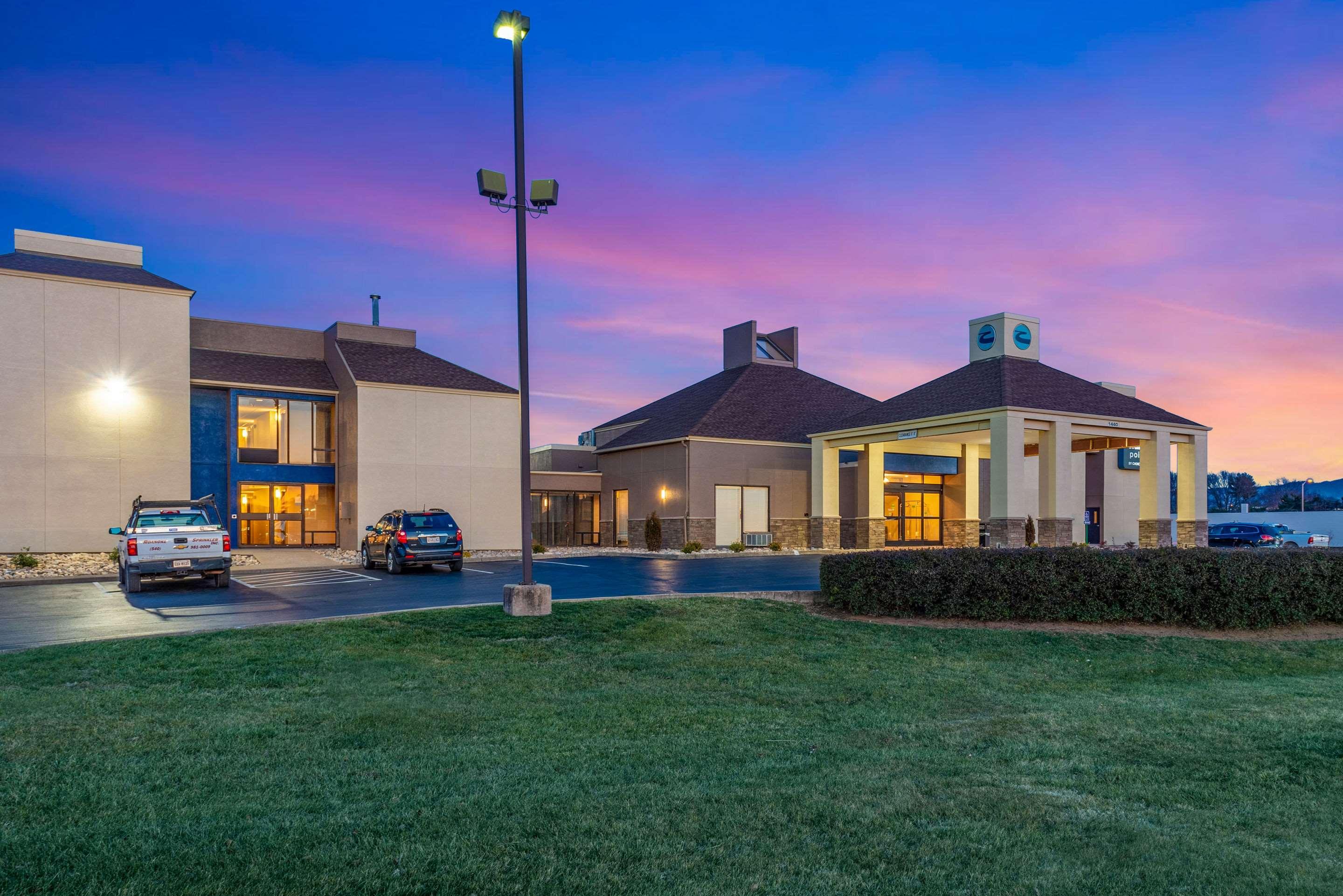 Clarion Pointe Harrisonburg Hotel Екстериор снимка