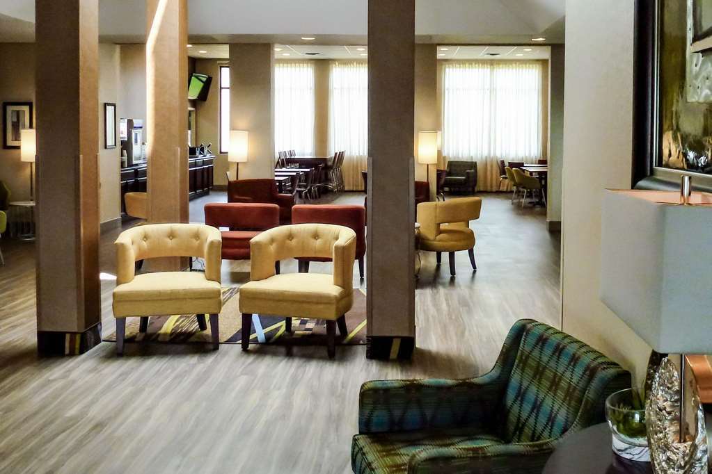 Clarion Pointe Harrisonburg Hotel Интериор снимка